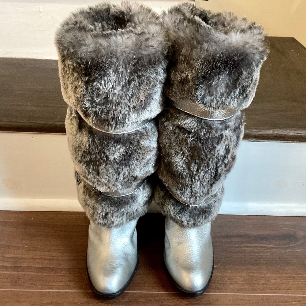 MICHAEL KORS CARLIE METALLIC GUN METAL SLIP ON FAUX FUR LEATHER HIGH HEELS SZ 8 - Picture 3 of 16